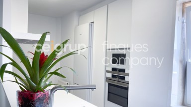 Excelente ático en venta, con vistas a la Bahia de Roses, enfrente del museo Dalí de Figueres
