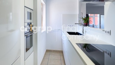 Excelente ático en venta, con vistas a la Bahia de Roses, enfrente del museo Dalí de Figueres