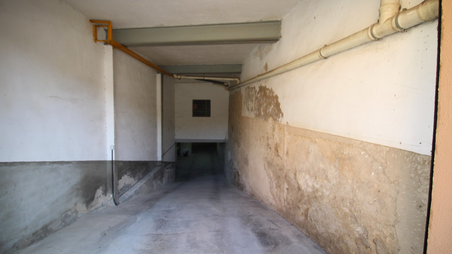 Local en venta para uso polivalente, a pocos metros del centro de Figueres
