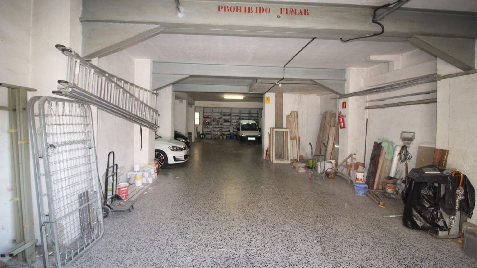 Local en venta para uso polivalente, a pocos metros del centro de Figueres