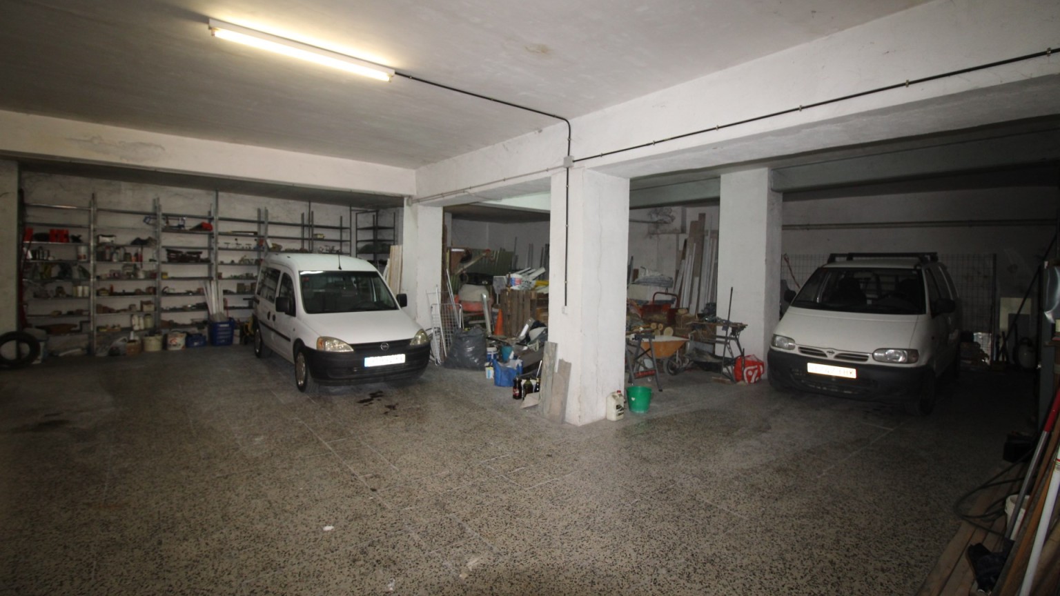 Local en venta para uso polivalente, a pocos metros del centro de Figueres