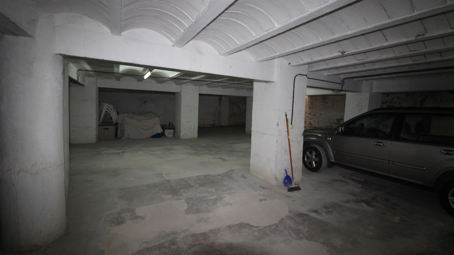 Local en venta para uso polivalente, a pocos metros del centro de Figueres