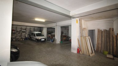 Local en venta para uso polivalente, a pocos metros del centro de Figueres