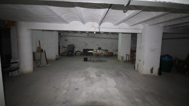 Local en venta para uso polivalente, a pocos metros del centro de Figueres