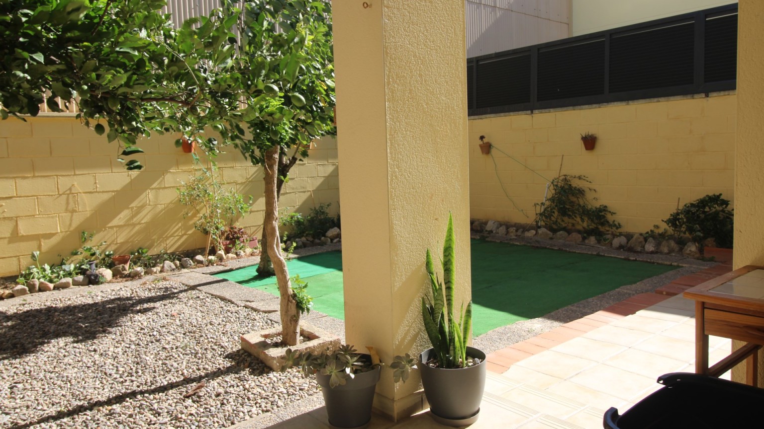 Terraced house for sale, with private garden, in Vilafant