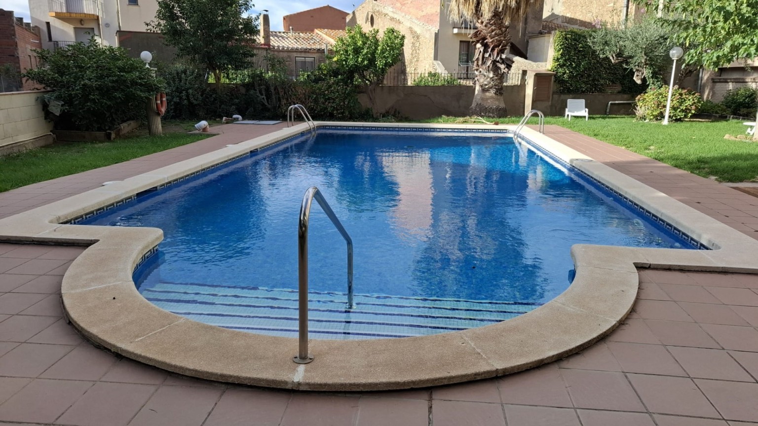 Bonito apartamento en alquiler en Palau-Saverdera
