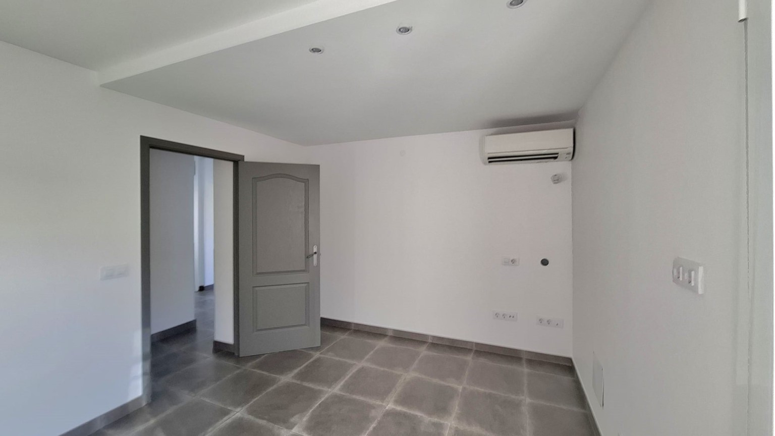 Bonita casa en alquiler, únicamente para contrato de temporada de segunda residencia, en Llançà