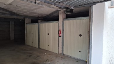 Garage fermé en vente à La Farella