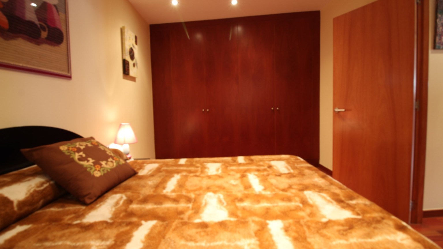 Piso en venta, con parking, en Roses
