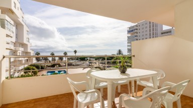 APARTMENT FOR SALE FRONT BEACH AT SANTA MARGARITA/ ROSES