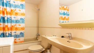 APARTMENT FOR SALE FRONT BEACH AT SANTA MARGARITA/ ROSES