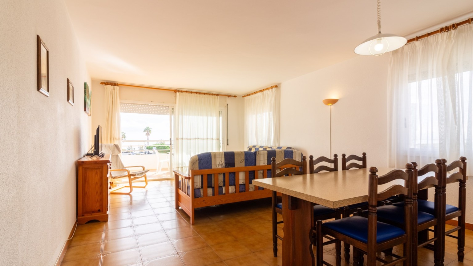 APARTAMENTO EN VENTA FRENTE AL MAR
