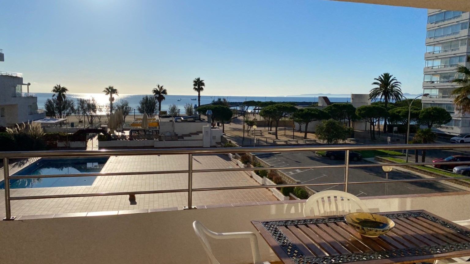 APARTAMENTO EN VENTA FRENTE AL MAR
