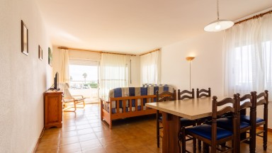 APARTAMENTO EN VENTA FRENTE AL MAR