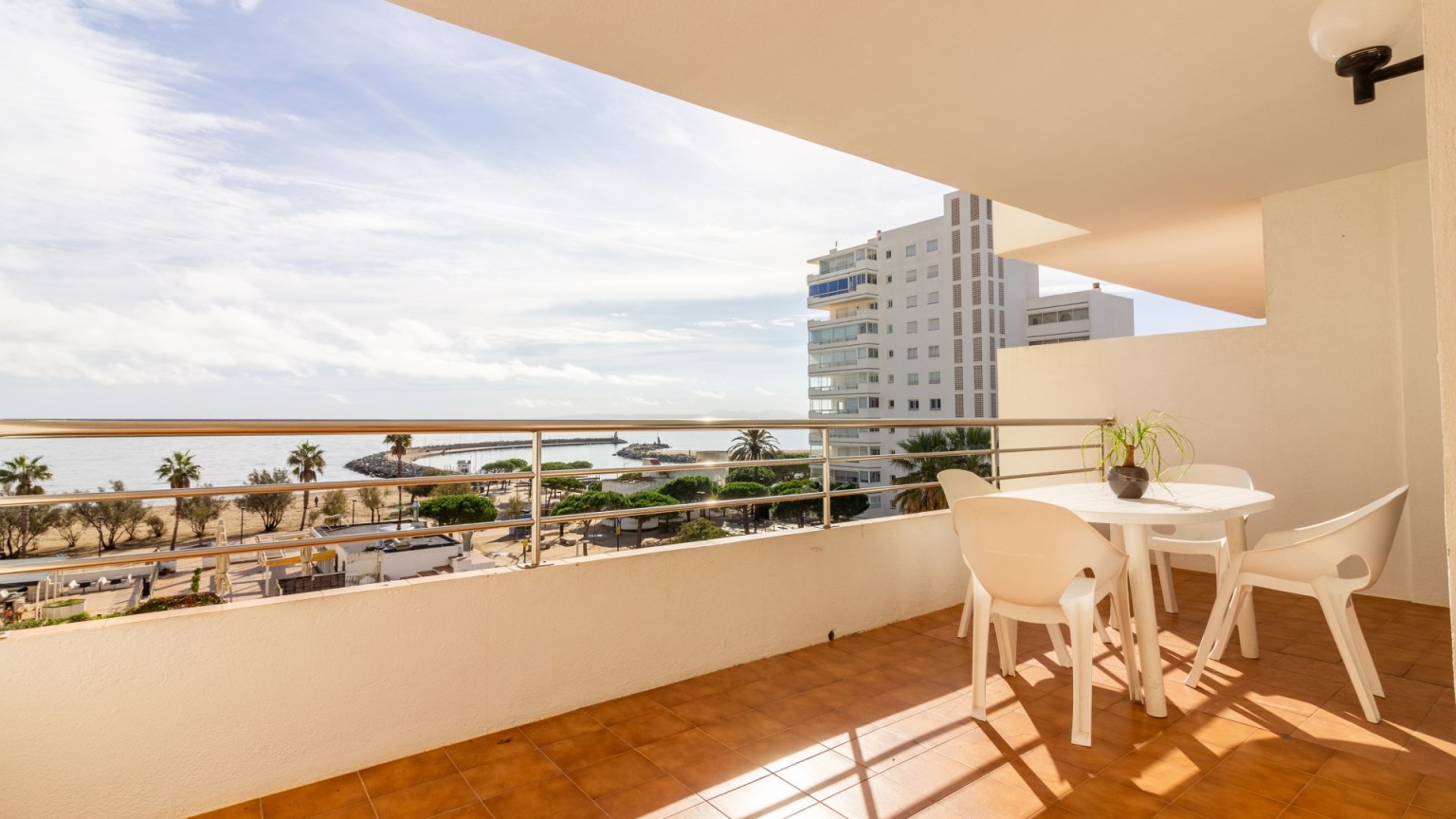 Apartament a primera linea de mar amb vistes espectaculars