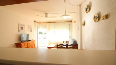 Apartment on the beach front, in Roses