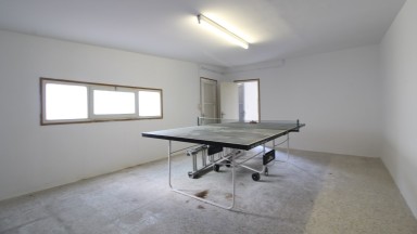 Excel·lent pis en venda, cèntric, inclou despatx i pàrquing, a Figueres