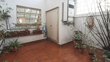Excel·lent pis en venda, cèntric, inclou despatx i pàrquing, a Figueres