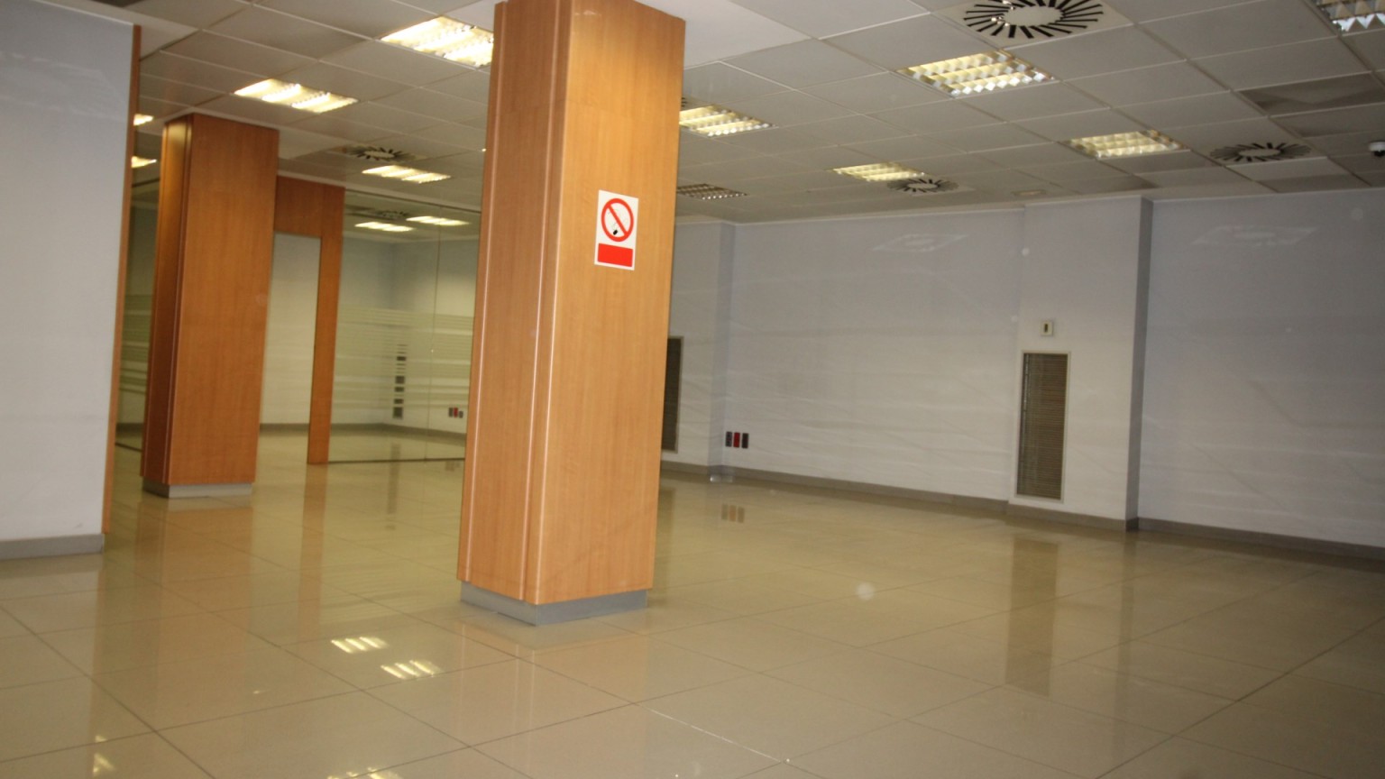 Premises for sale, ideal for commercial or office use, Creu de la mà area, in Figueres