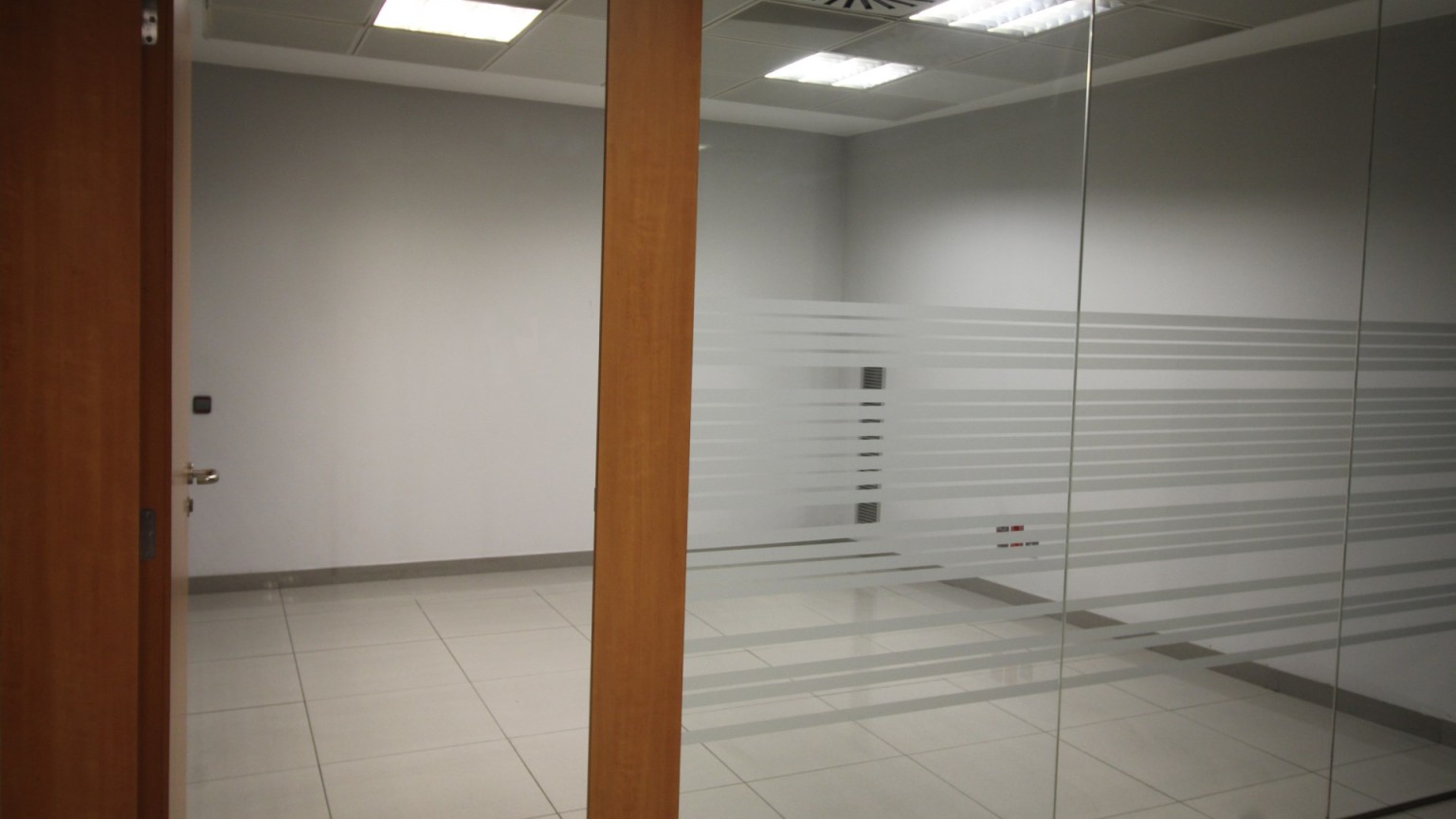 Premises for sale, ideal for commercial or office use, Creu de la mà area, in Figueres