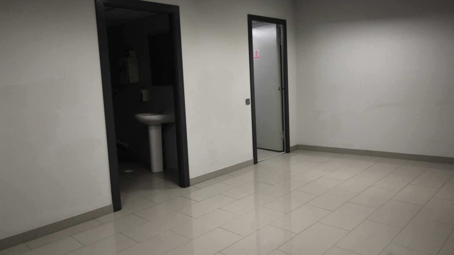 Premises for sale, ideal for commercial or office use, Creu de la mà area, in Figueres