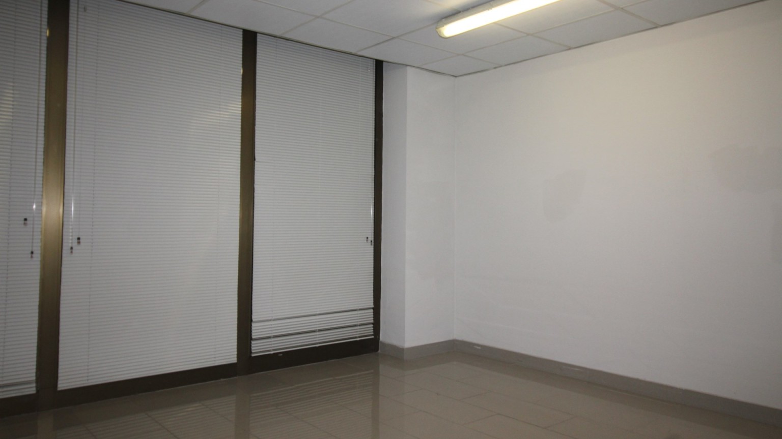 Premises for sale, ideal for commercial or office use, Creu de la mà area, in Figueres