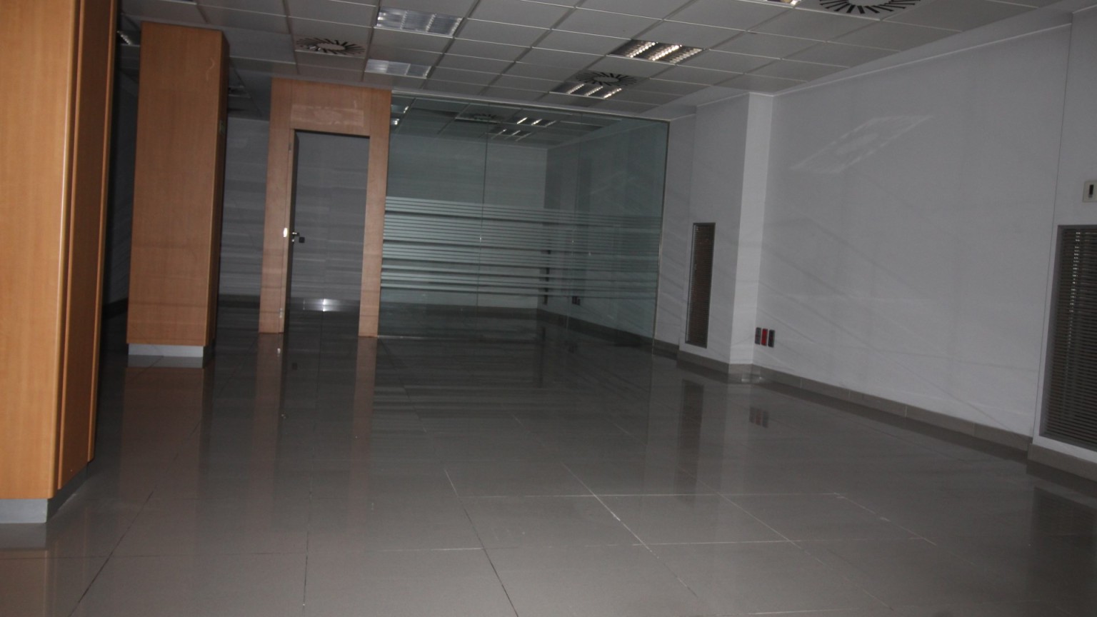 Premises for sale, ideal for commercial or office use, Creu de la mà area, in Figueres