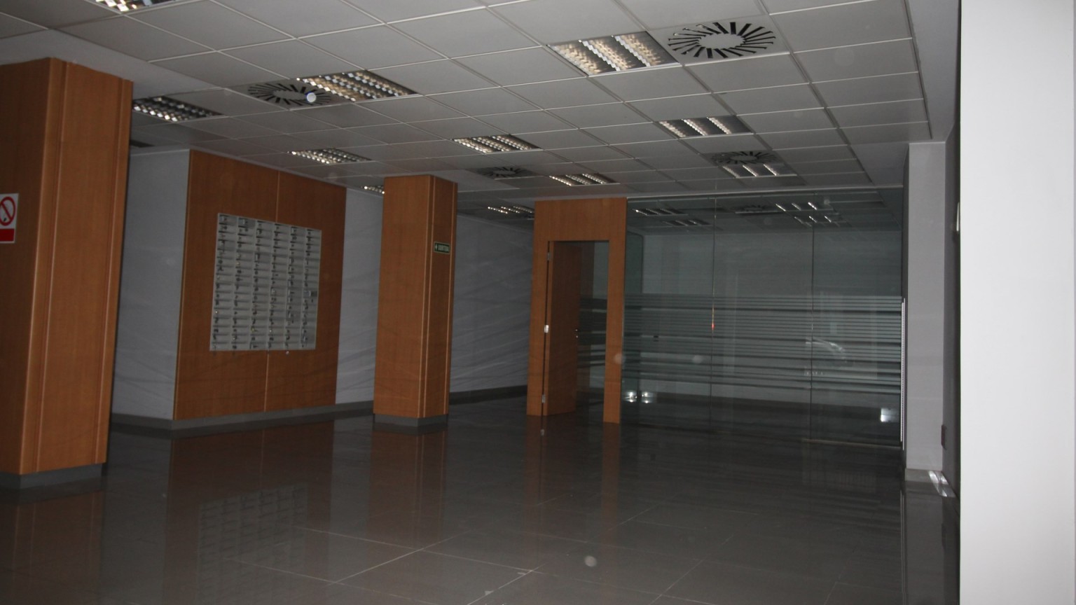 Premises for sale, ideal for commercial or office use, Creu de la mà area, in Figueres