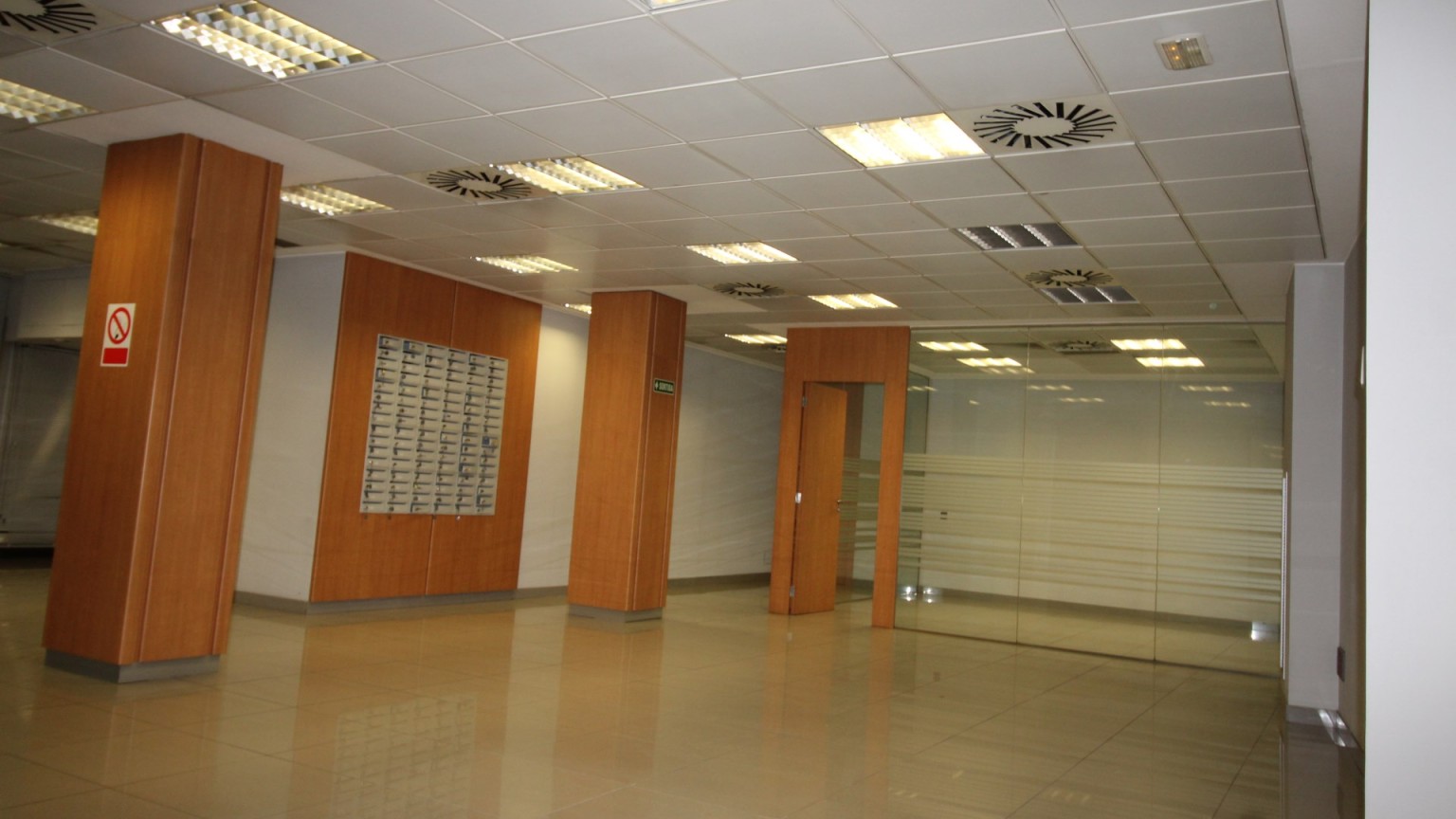 Premises for sale, ideal for commercial or office use, Creu de la mà area, in Figueres