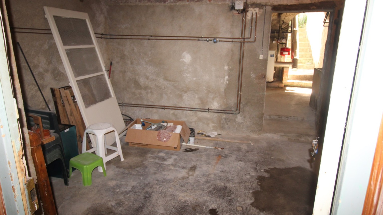 Casa en venta, de planta baja y dos pisos, con garaje opcional,  en  La Jonquera