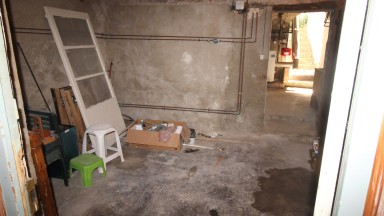 Casa en venta, de planta baja y dos pisos, con garaje opcional,  en  La Jonquera