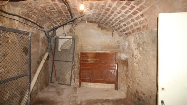 Casa en venta, de planta baja y dos pisos, con garaje opcional,  en  La Jonquera