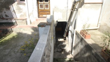 Casa en venta, de planta baja y dos pisos, con garaje opcional,  en  La Jonquera