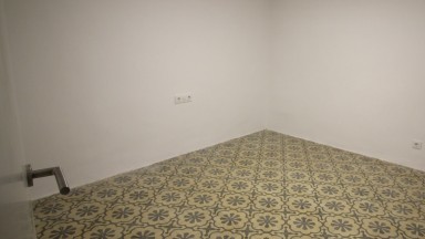 Casa en venta, de planta baja y dos pisos, con garaje opcional,  en  La Jonquera