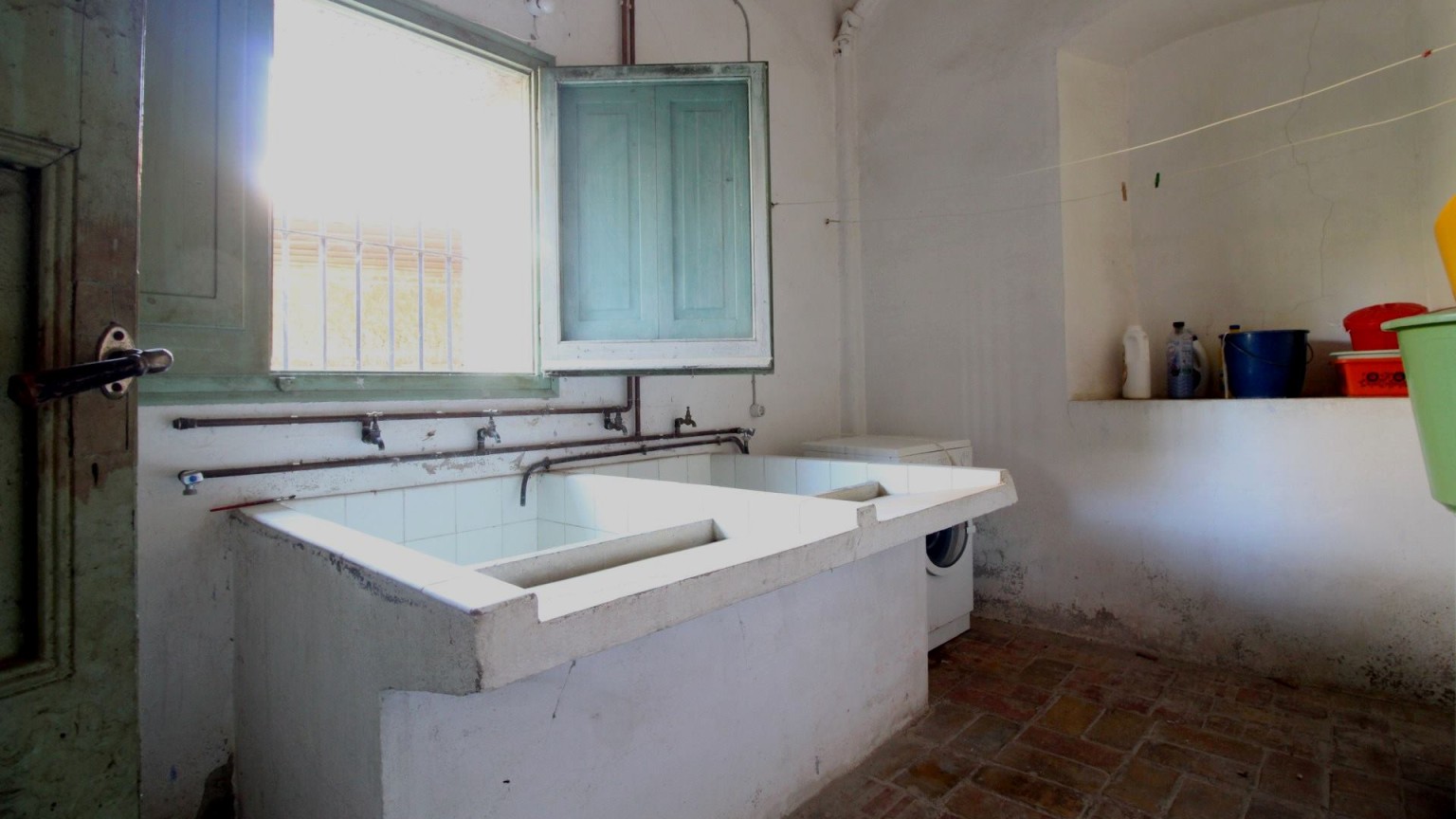 En venta excepcional propiedad histórica en Cabanes, versátil y exclusiva