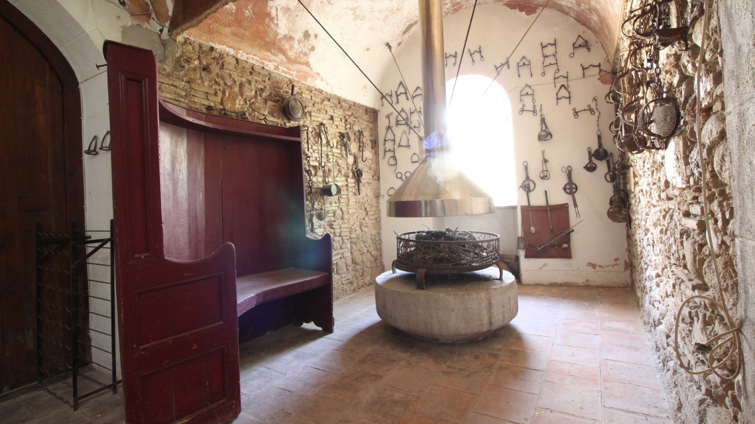 En venta excepcional propiedad histórica en Cabanes, versátil y exclusiva