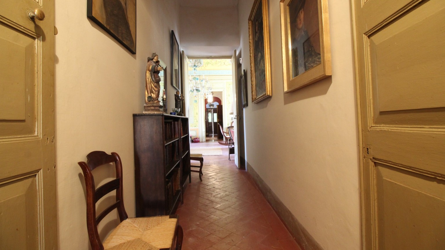 En venta excepcional propiedad histórica en Cabanes, versátil y exclusiva