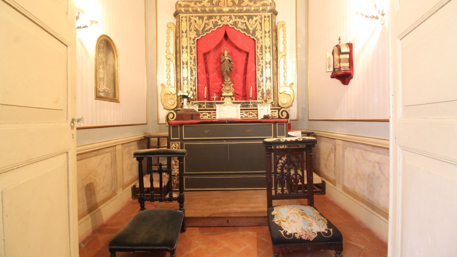 En venta excepcional propiedad histórica en Cabanes, versátil y exclusiva