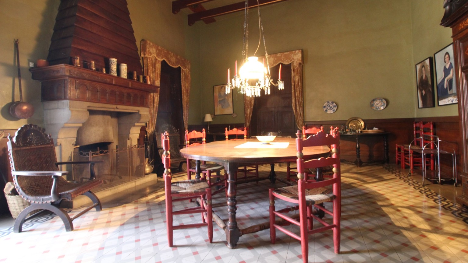 En venta excepcional propiedad histórica en Cabanes, versátil y exclusiva