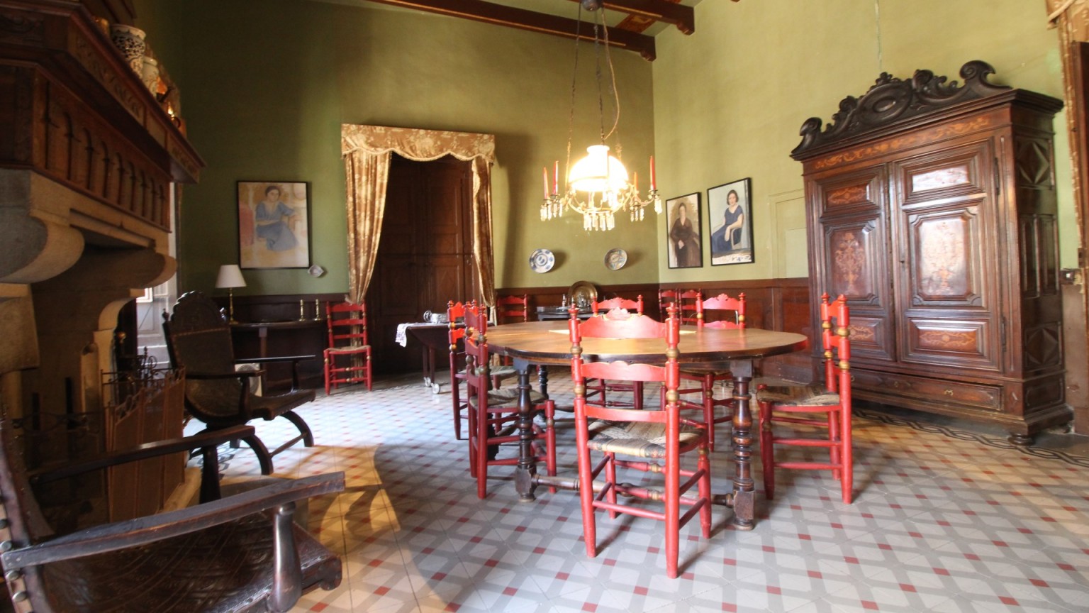 En venta excepcional propiedad histórica en Cabanes, versátil y exclusiva