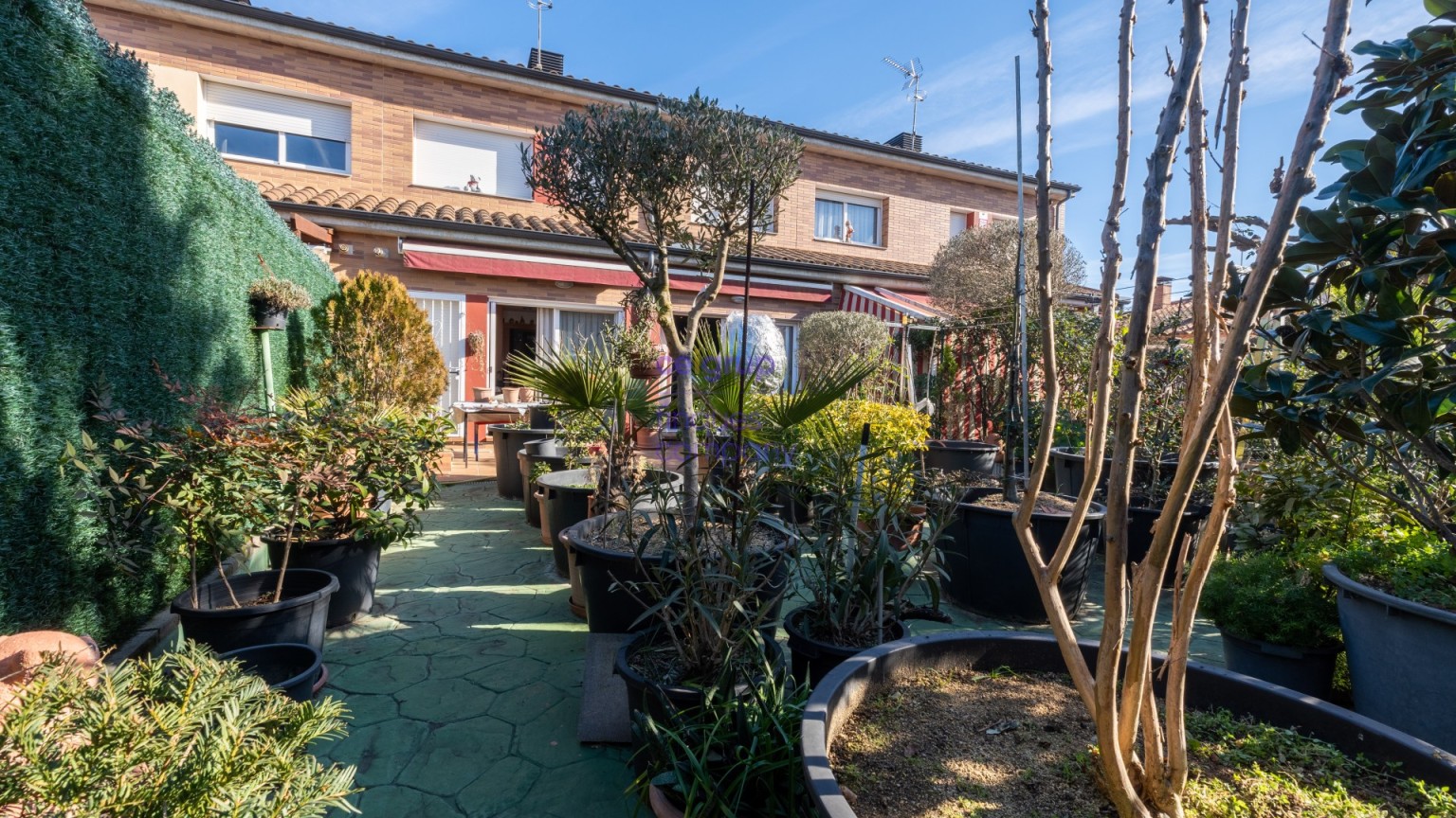 House for sale in the center of Vidreres 