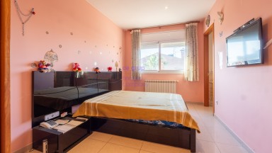 House for sale in the center of Vidreres 