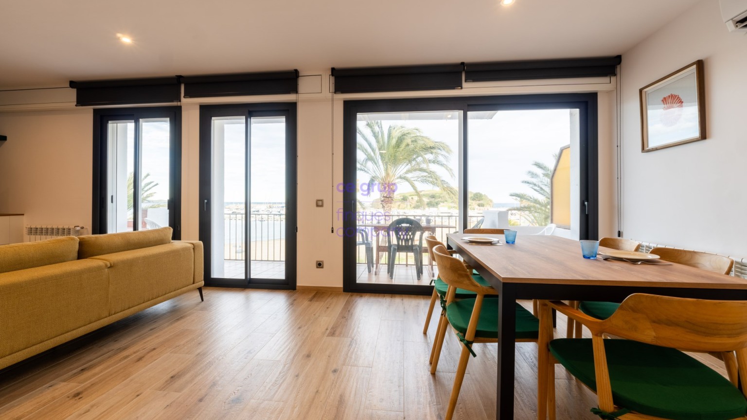 Fantástico apartamento en venta a primera línea del Port de Llançà