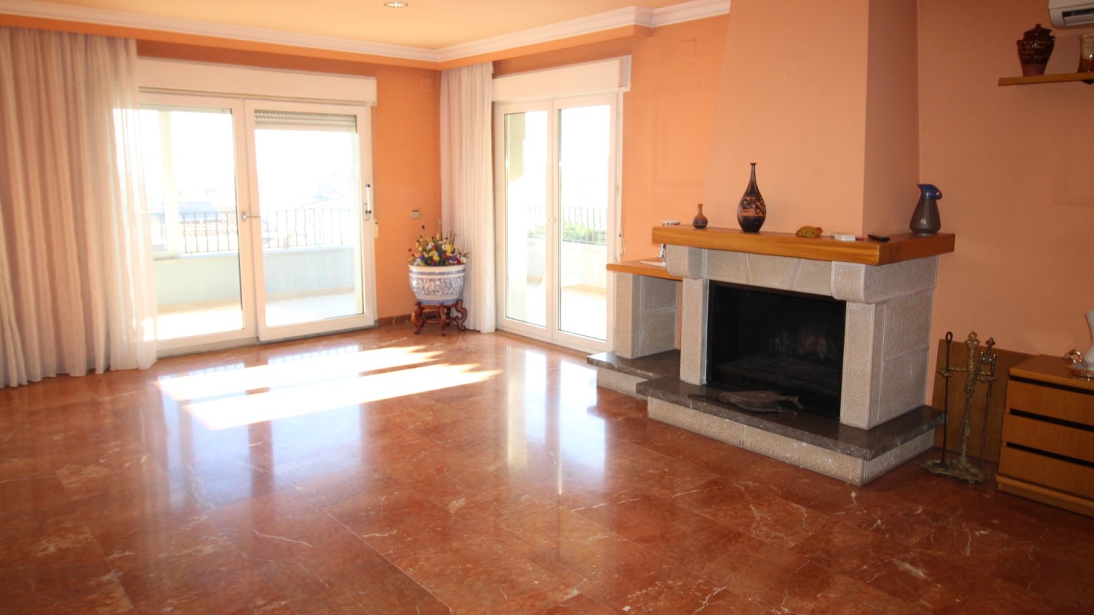 Casa aislada en venta, en la urbanización Serra Floreta, de Figueres