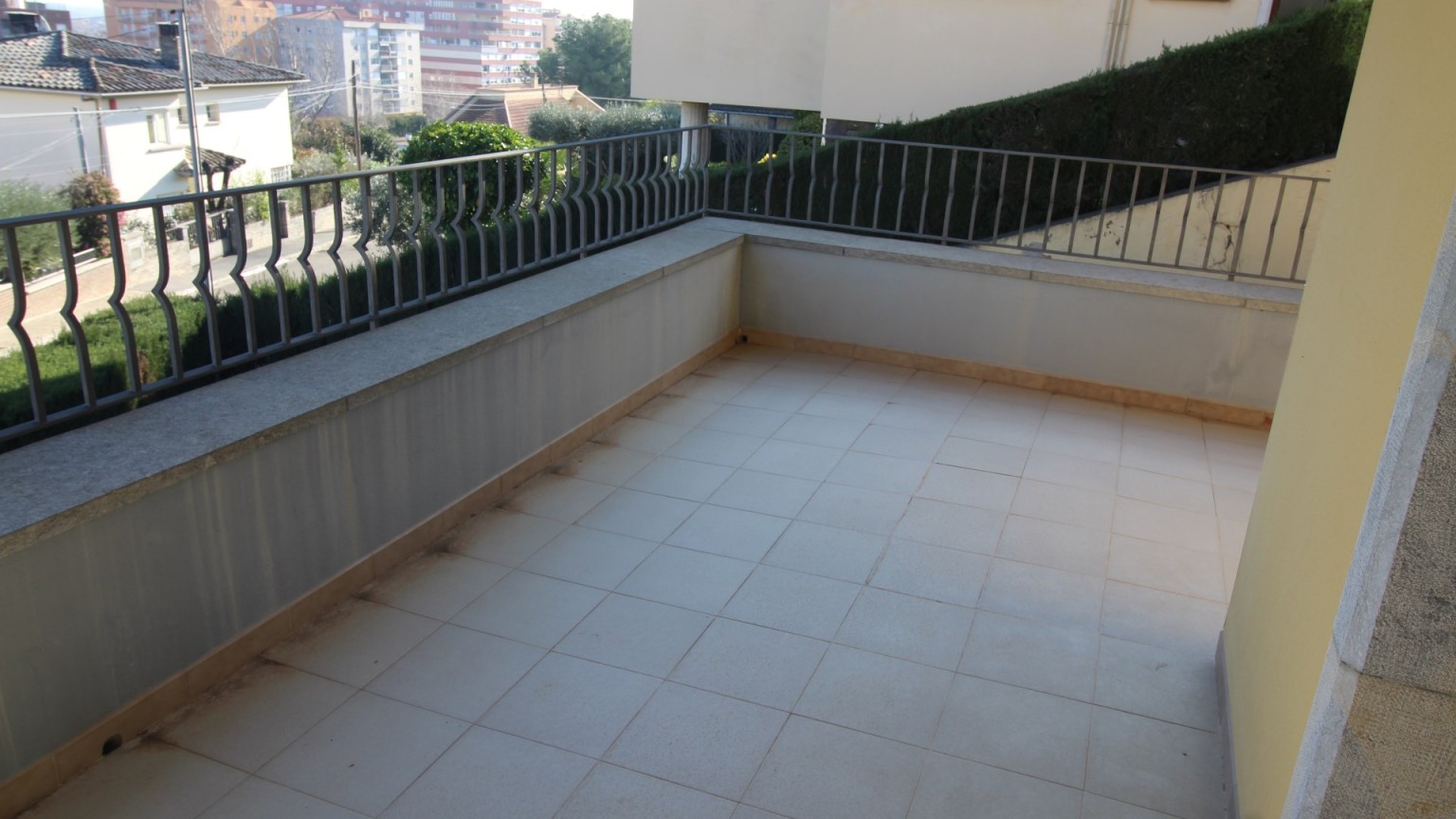 Casa aislada en venta, en la urbanización Serra Floreta, de Figueres