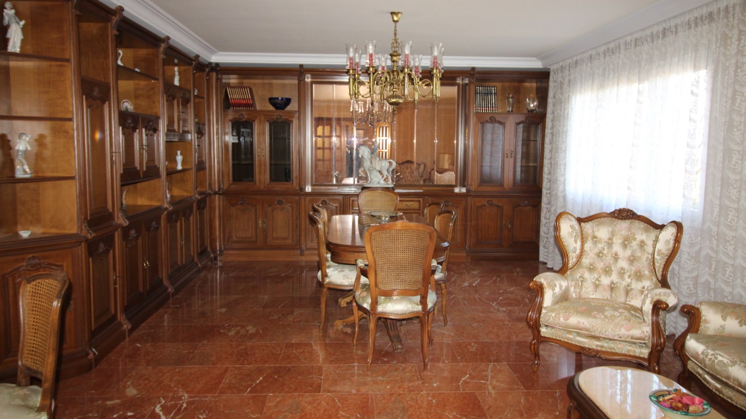 Casa aislada en venta, en la urbanización Serra Floreta, de Figueres