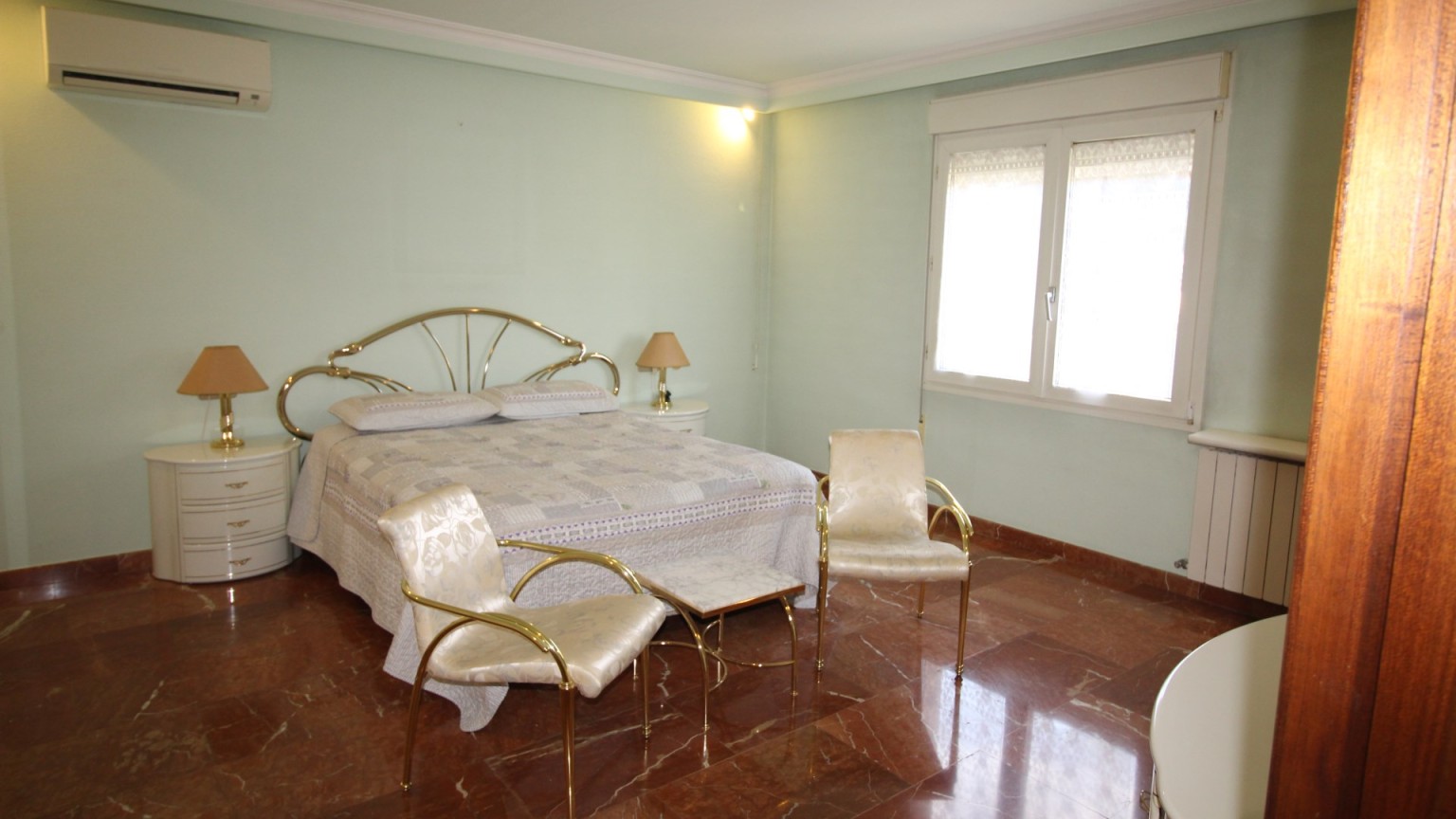 Casa aislada en venta, en la urbanización Serra Floreta, de Figueres