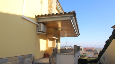 Casa aislada en venta, en la urbanización Serra Floreta, de Figueres