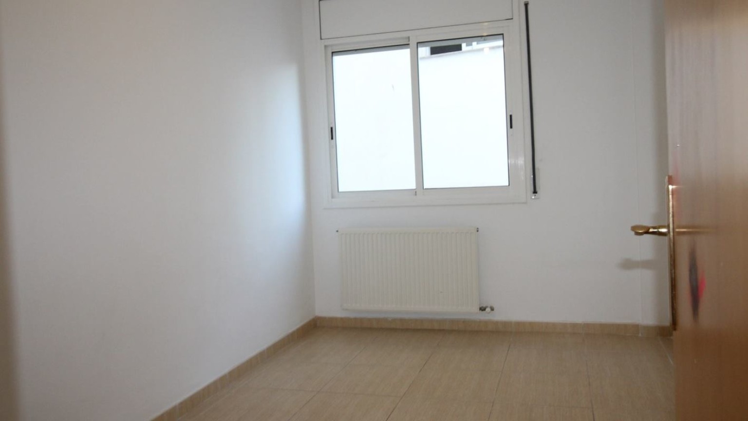 Luminoso piso en venta, con parking incluido, en Figueres