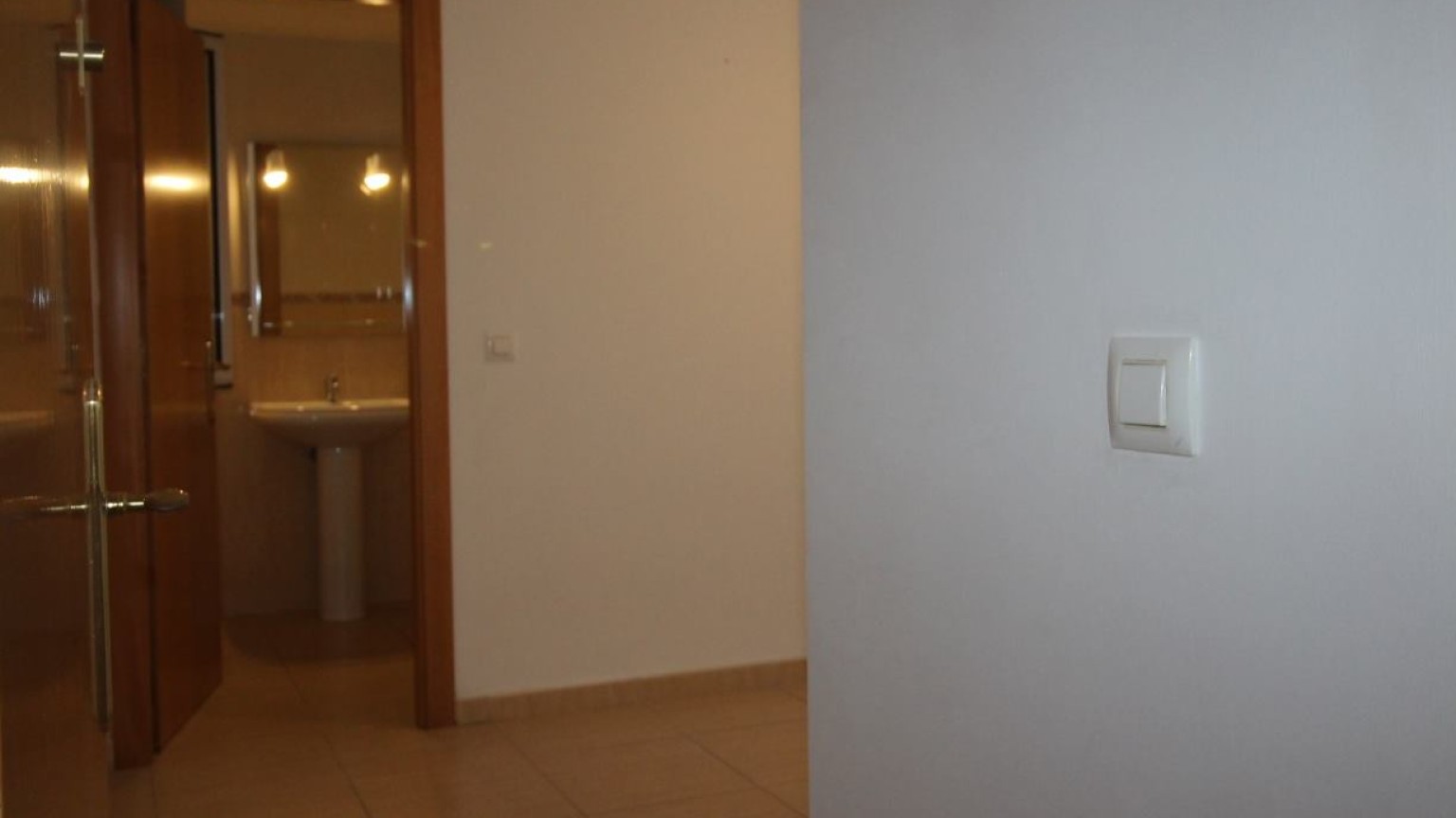 Luminoso piso en venta, con parking incluido, en Figueres